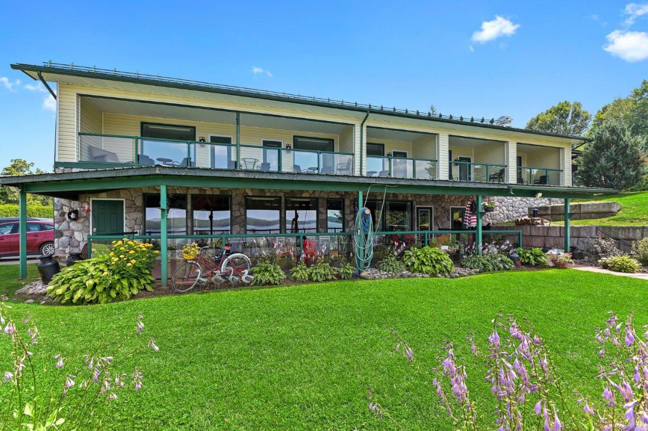 Baptiste Lake Lodge Harcourt 外观 照片